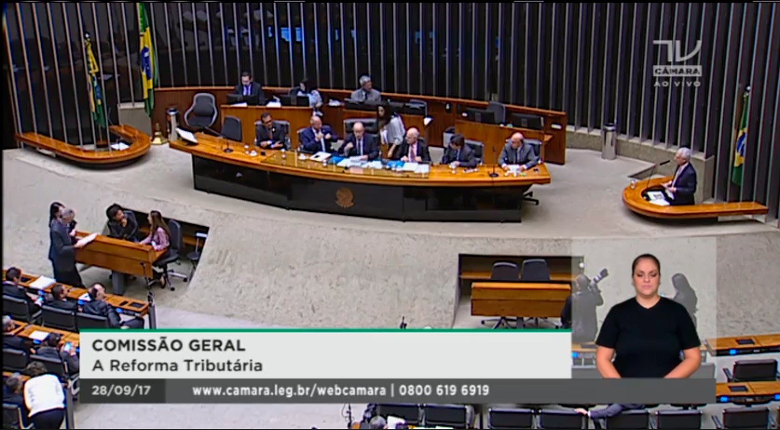 Plenário durante a Comissão Geral, transmissão da TV Câmara